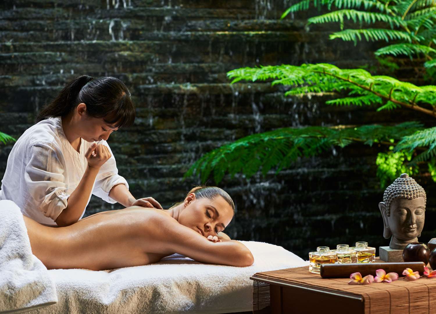 beauty-salon-and-products